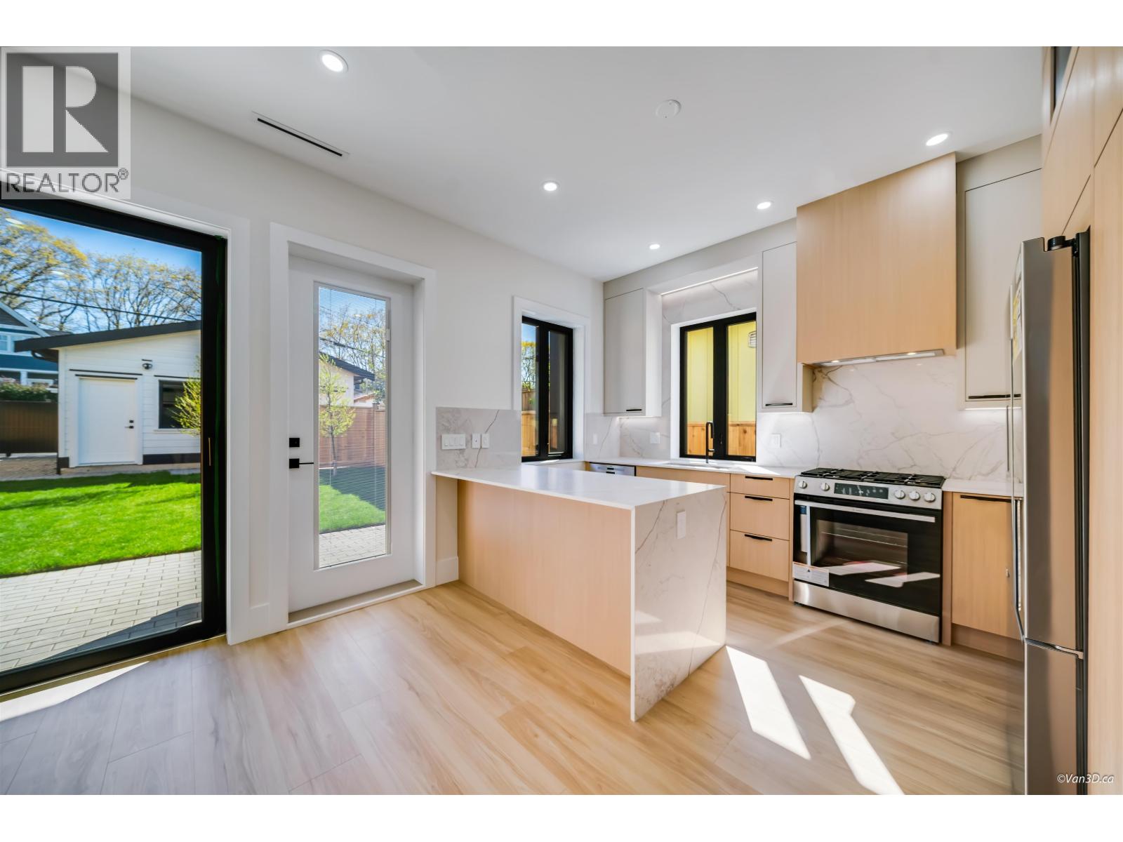 2 2636 Mcgill Street, Vancouver, British Columbia  V5K 1H3 - Photo 7 - R3117499