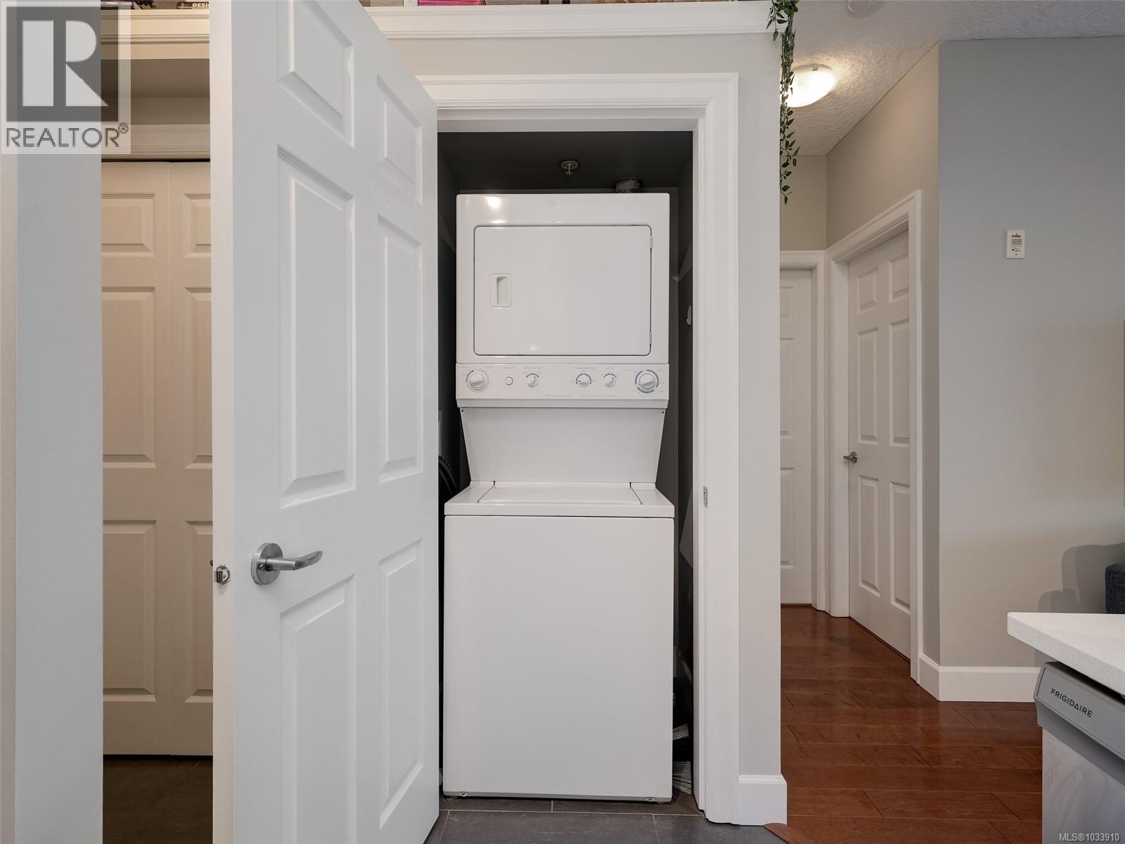 204 76 Gorge Rd W, Saanich, British Columbia  V9A 1M1 - Photo 17 - 1033910