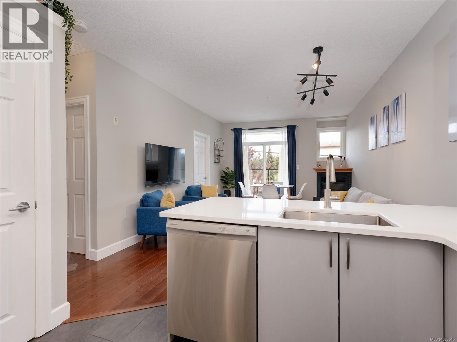 204 76 Gorge Rd W, Saanich, British Columbia  V9A 1M1 - Photo 14 - 1033910