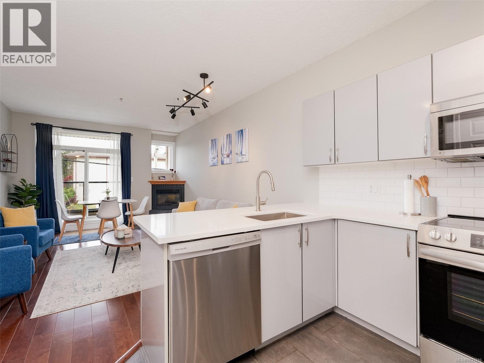 204 76 Gorge Rd W, Saanich, British Columbia  V9A 1M1 - Photo 7 - 1033910