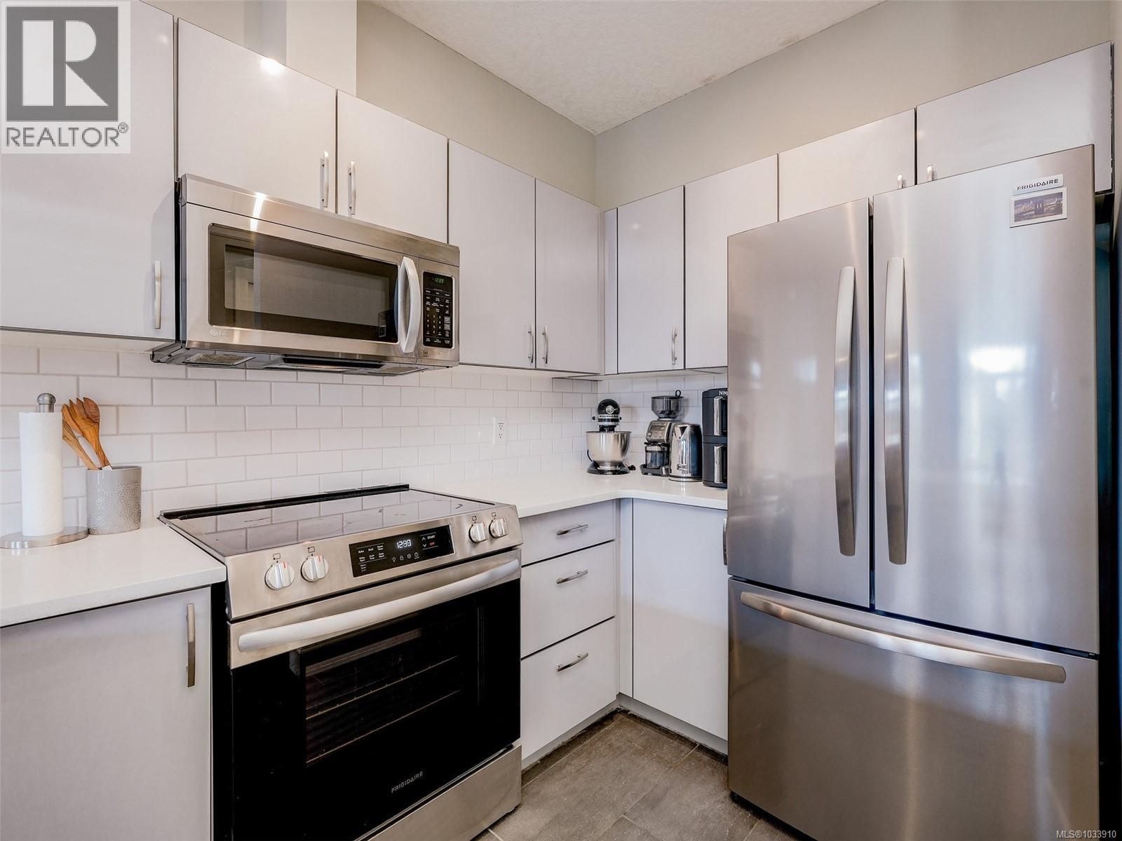 204 76 Gorge Rd W, Saanich, British Columbia  V9A 1M1 - Photo 6 - 1033910