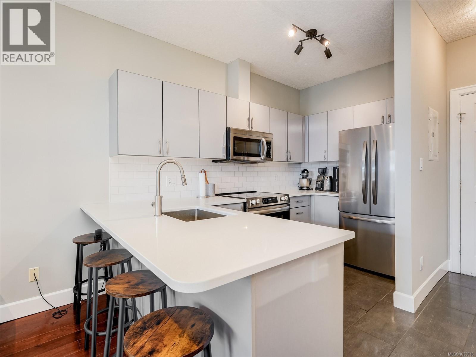 204 76 Gorge Rd W, Saanich, British Columbia  V9A 1M1 - Photo 13 - 1033910