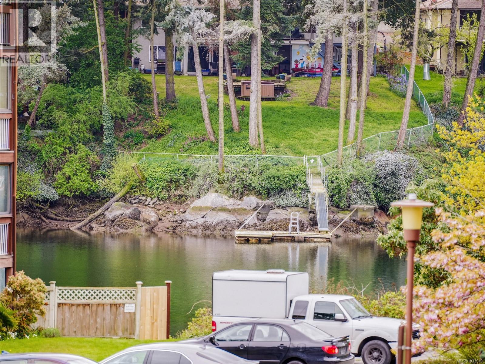 204 76 Gorge Rd W, Saanich, British Columbia  V9A 1M1 - Photo 10 - 1033910