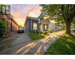 8 MAIN STREET, Brantford, Ontario