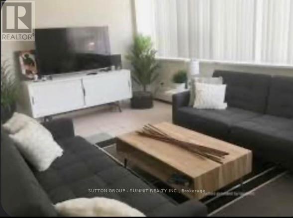 105 Raglan Avenue, Toronto, Ontario  M6C 2K7 - Photo 4 - C13060160