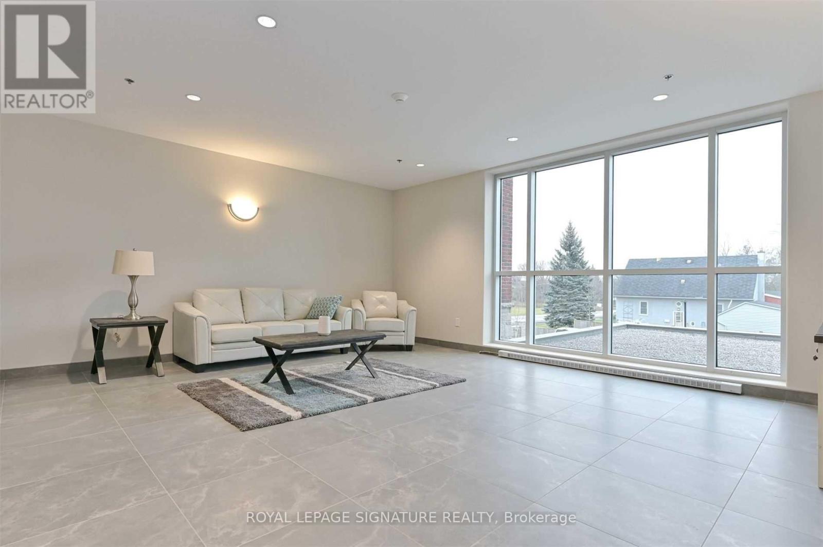 208 - 529 South Pelham Road, Welland, Ontario  L3C 0H7 - Photo 2 - X13059566