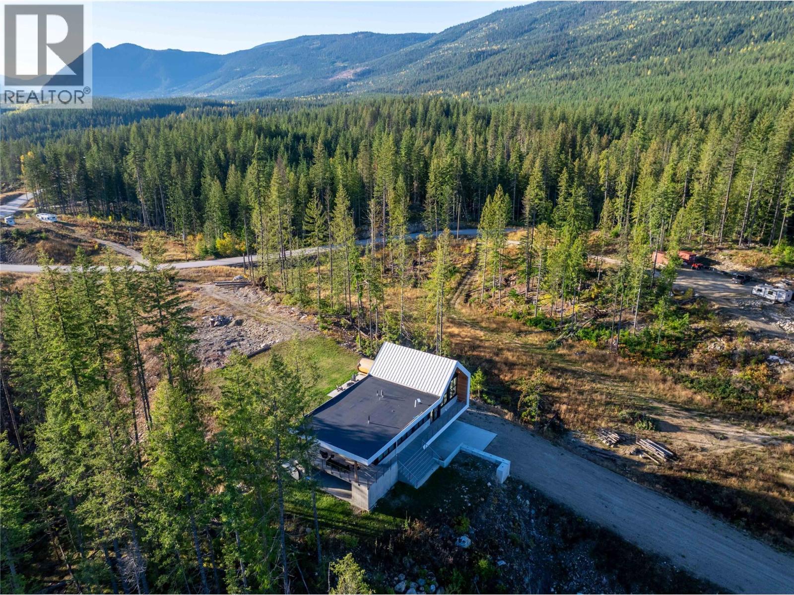 1950 Sidmouth Road, Revelstoke, British Columbia  V0E 2S0 - Photo 5 - 10385258