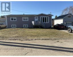 17 Memorial Street, Glovertown, Newfoundland & Labrador