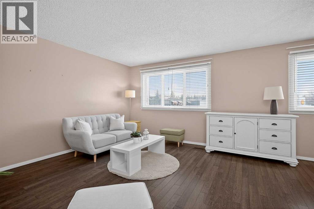 10304 Braeside Drive Sw, Calgary, Alberta  T2W 1B4 - Photo 7 - A2302238
