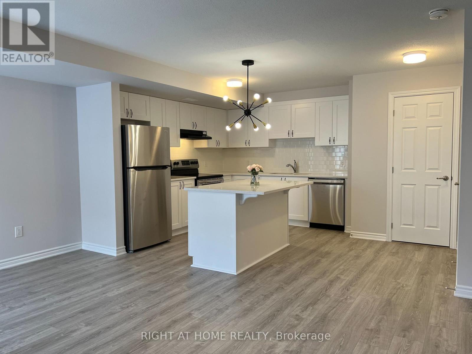 131 Anthratice Private, Ottawa, Ontario  K2J 7C8 - Photo 2 - X13060322