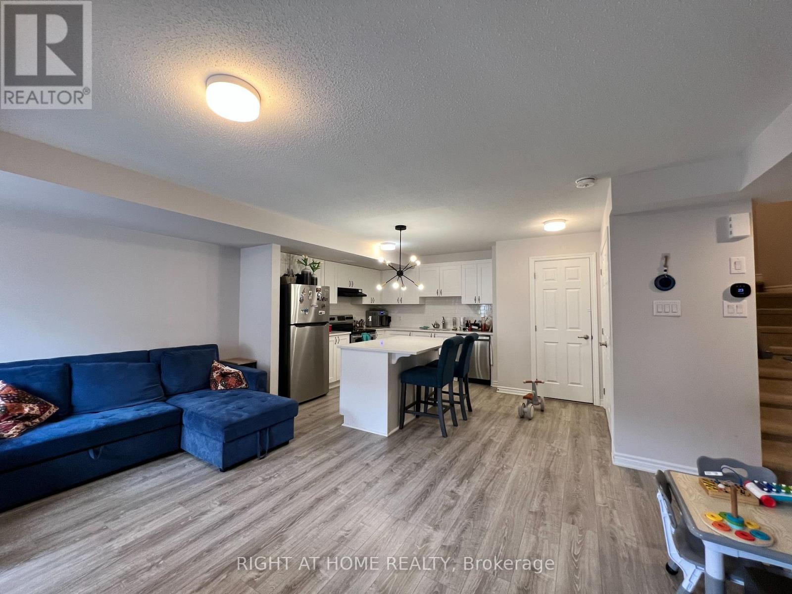 131 Anthratice Private, Ottawa, Ontario  K2J 7C8 - Photo 3 - X13060322