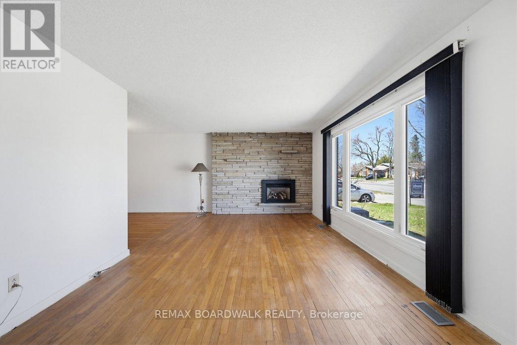 1274 Maitland Avenue, Ottawa, Ontario  K2C 2C6 - Photo 4 - X12966942