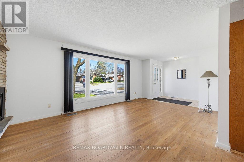 1274 Maitland Avenue, Ottawa, Ontario  K2C 2C6 - Photo 5 - X12966942