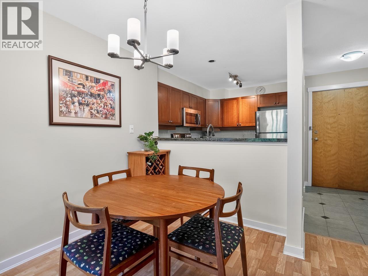 304 675 Park Crescent, New Westminster, British Columbia  V3L 5W4 - Photo 3 - R3117567