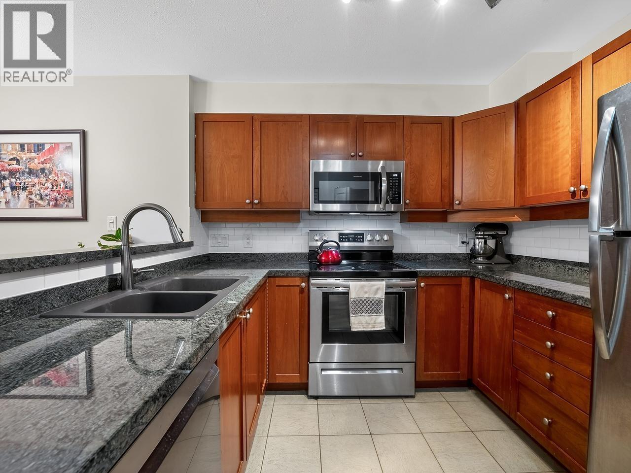 304 675 Park Crescent, New Westminster, British Columbia  V3L 5W4 - Photo 5 - R3117567