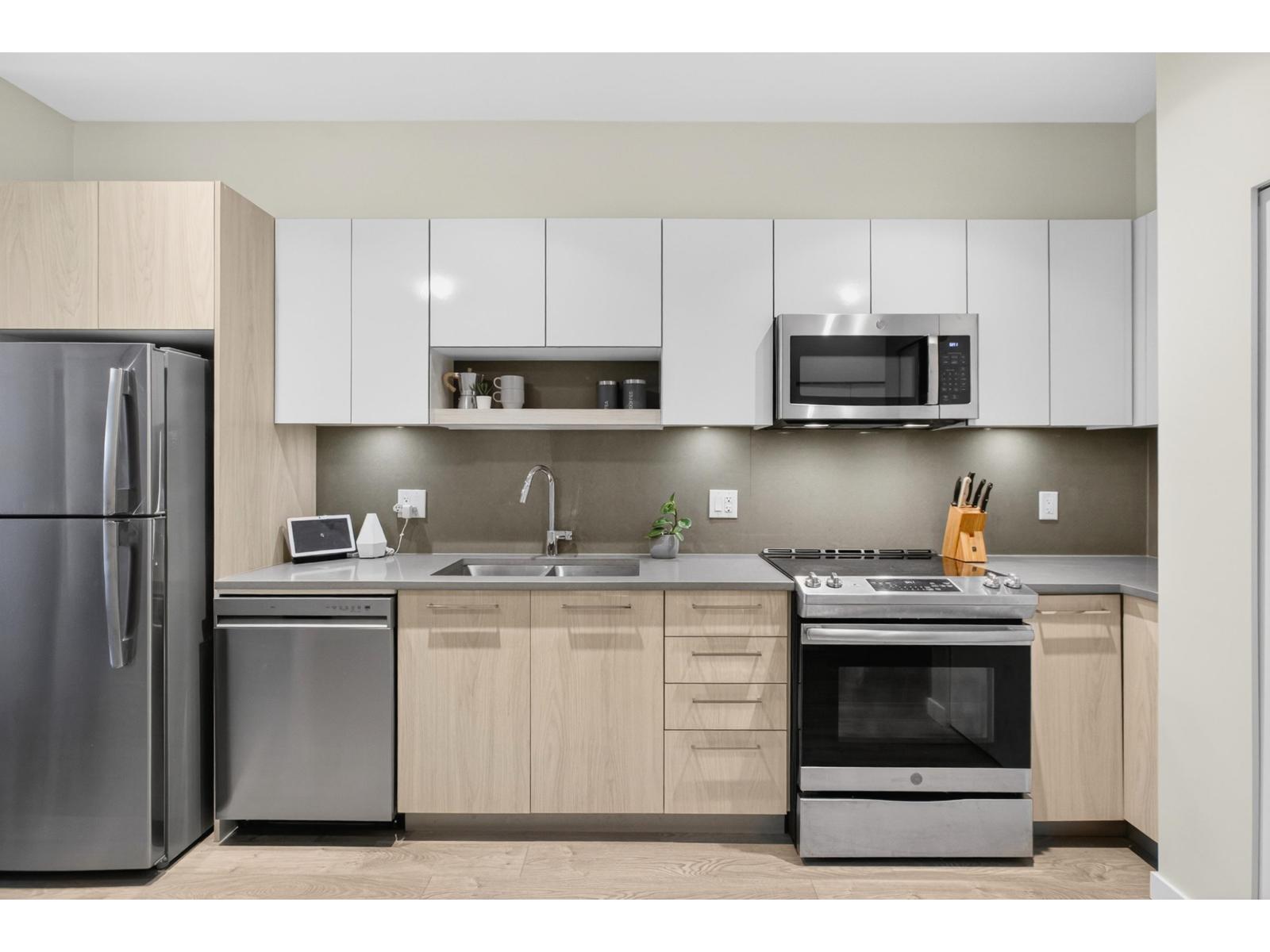 211 13768 108 Avenue, Surrey, British Columbia  V3T 0L9 - Photo 1 - R3117492