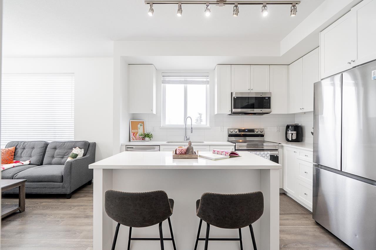 412 15848 Fraser Highway, Surrey, British Columbia  V4N 6X6 - Photo 2 - R3117463