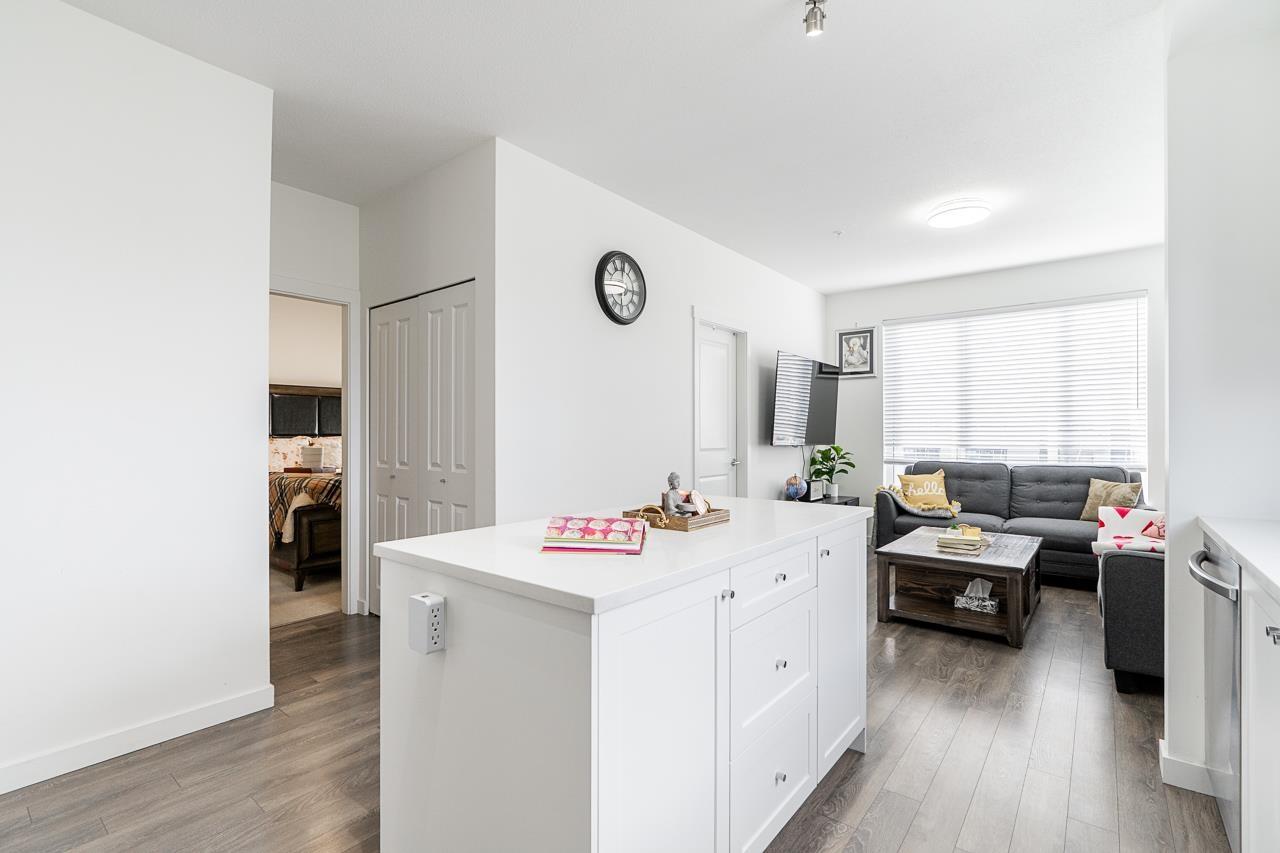 412 15848 Fraser Highway, Surrey, British Columbia  V4N 6X6 - Photo 3 - R3117463