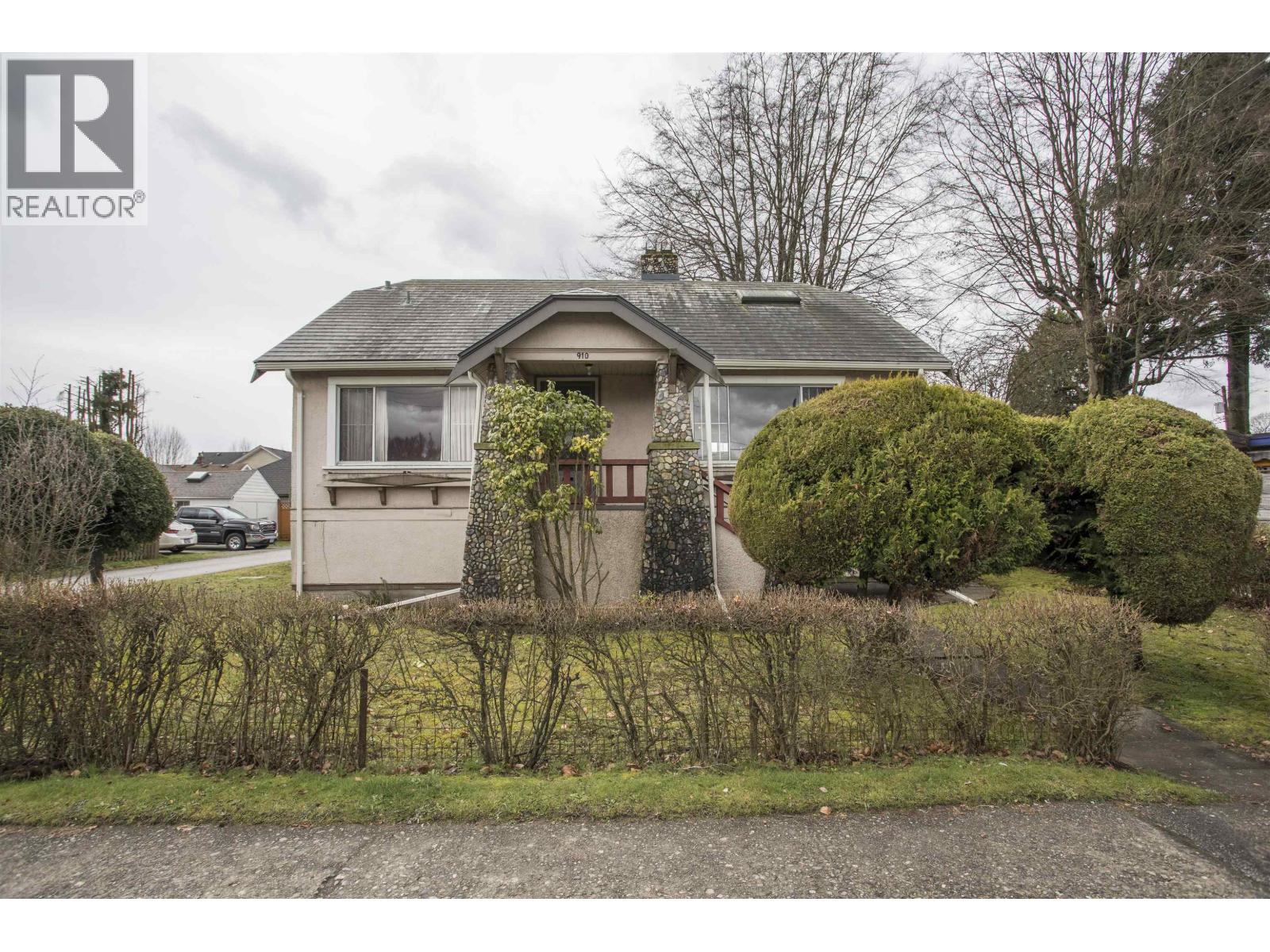 910 EIGHTH STREET, new westminster, British Columbia