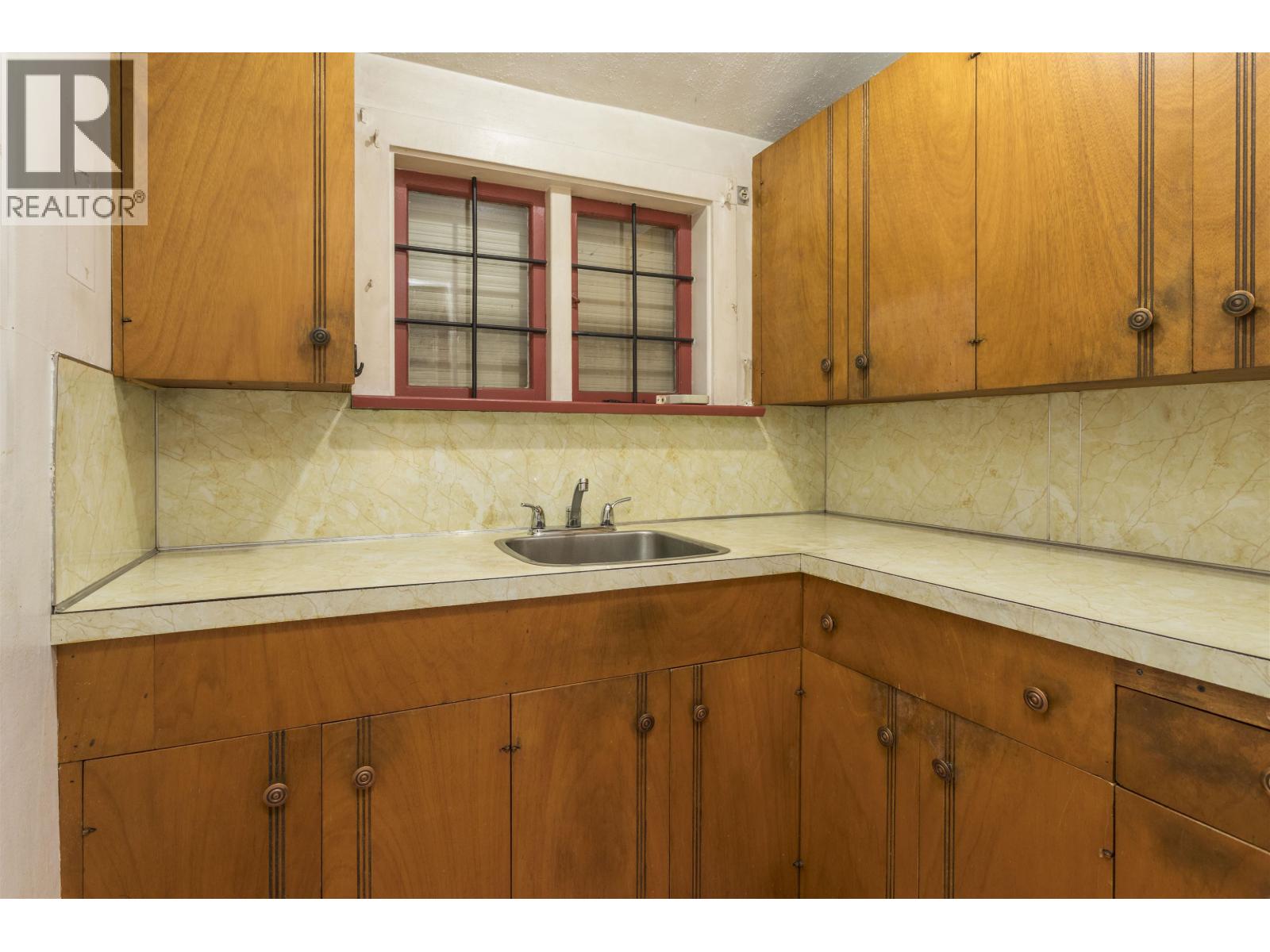 910 Eighth Street, New Westminster, British Columbia  V3M 3T2 - Photo 11 - R3117453