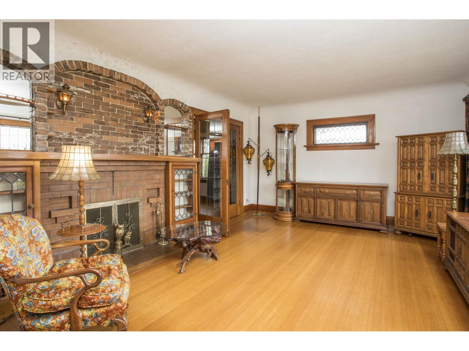 910 Eighth Street, New Westminster, British Columbia  V3M 3T2 - Photo 2 - R3117453