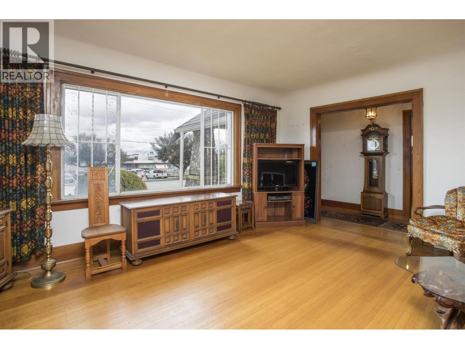 910 Eighth Street, New Westminster, British Columbia  V3M 3T2 - Photo 5 - R3117453