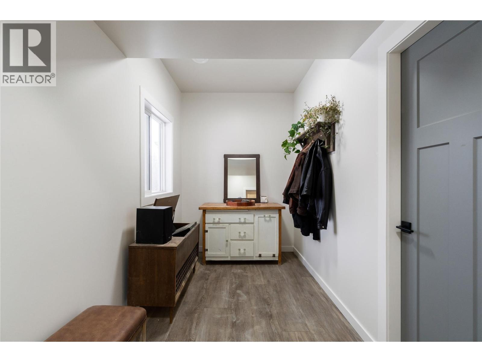 148 4th Avenue, Grindrod, British Columbia  V0E 1Y0 - Photo 2 - 10372295