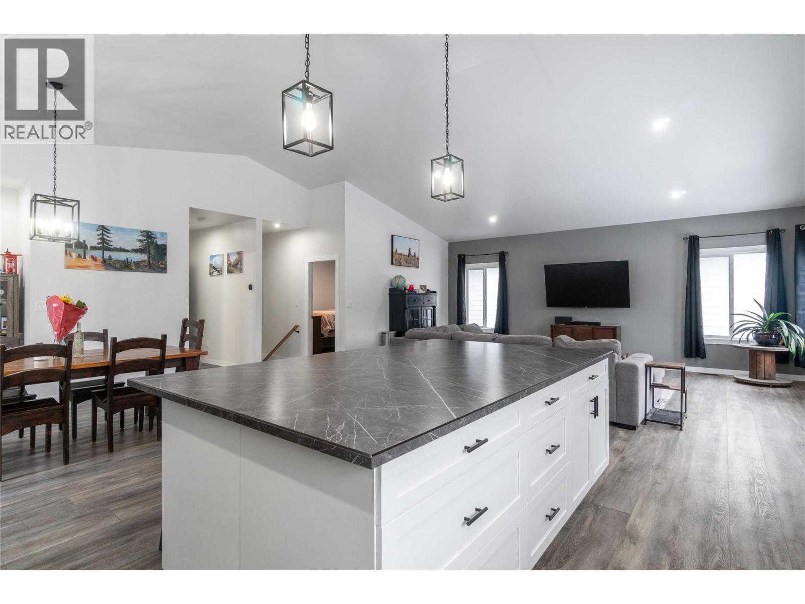 148 4th Avenue, Grindrod, British Columbia  V0E 1Y0 - Photo 6 - 10372295