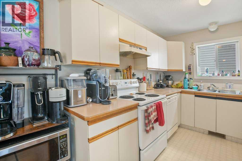 45 Hangingstone Drive, Lacombe, Alberta  T4L 1P9 - Photo 15 - A2306459