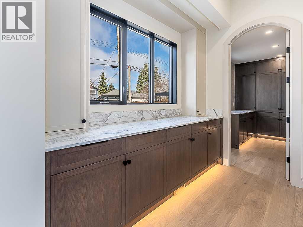 15 42 Street Sw, Calgary, Alberta  T3C 1Y2 - Photo 11 - A2276766