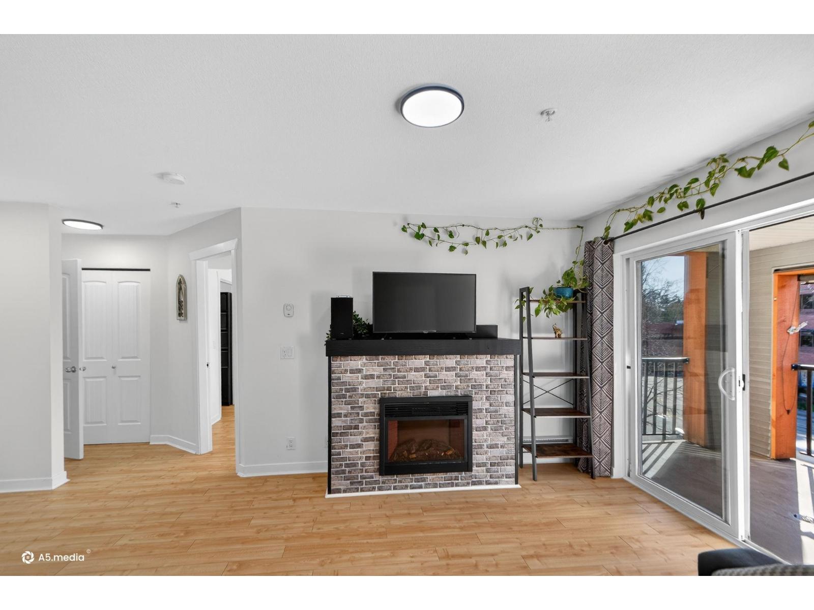 315 6960 120 Street, Surrey, British Columbia  V3W 1V4 - Photo 3 - R3116872