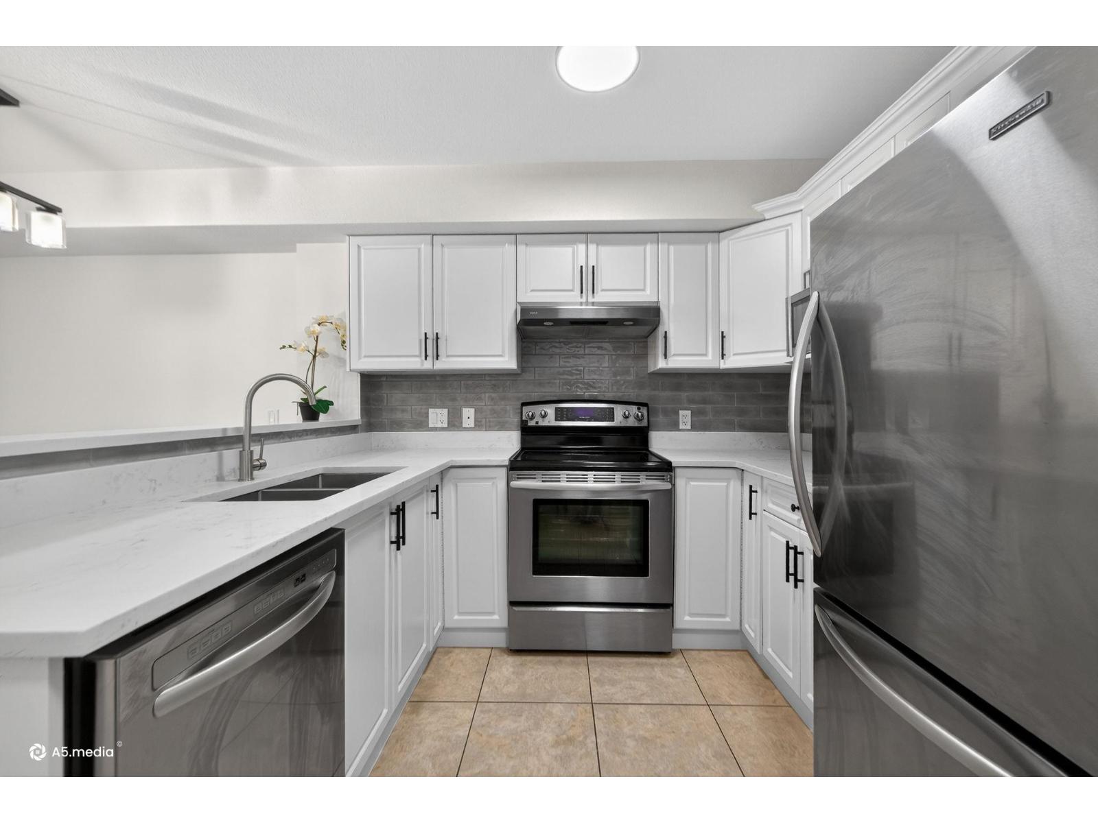 315 6960 120 Street, Surrey, British Columbia  V3W 1V4 - Photo 4 - R3116872