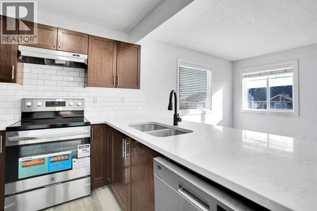 137 Pantego Lane NW, Calgary, Alberta  T3K 0T1 - Photo 10 - A2292494