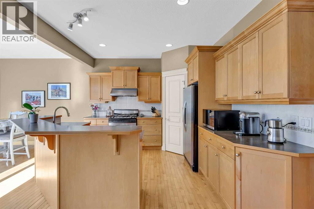 97 Strathridge Close SW, Calgary, Alberta  T3H 4J3 - Photo 10 - A2294102