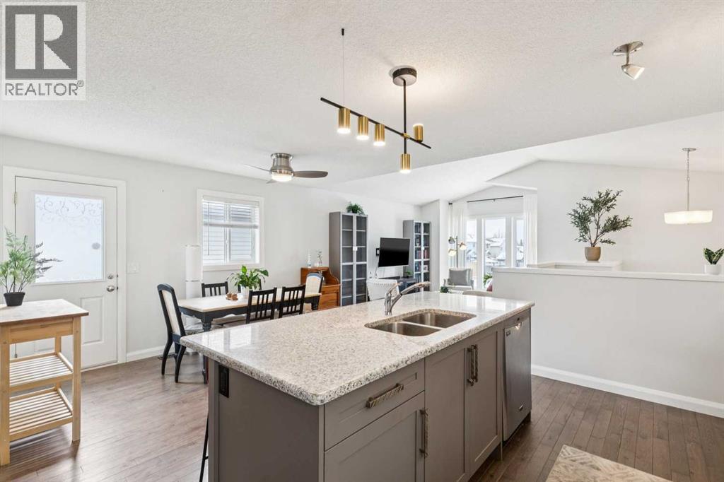 60 Erin Meadow Way SE, Calgary, Alberta  T2B 3A1 - Photo 9 - A2299496