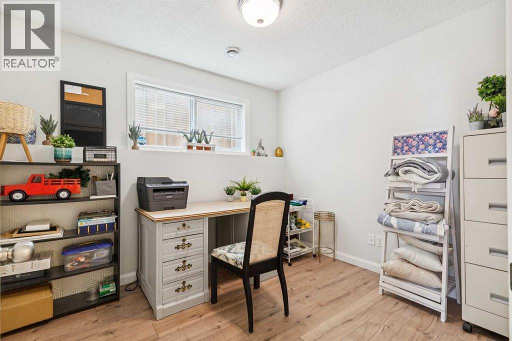 60 Erin Meadow Way SE, Calgary, Alberta  T2B 3A1 - Photo 24 - A2299496