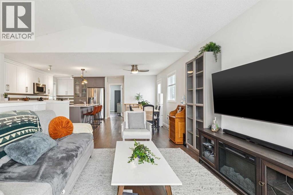 60 Erin Meadow Way SE, Calgary, Alberta  T2B 3A1 - Photo 5 - A2299496