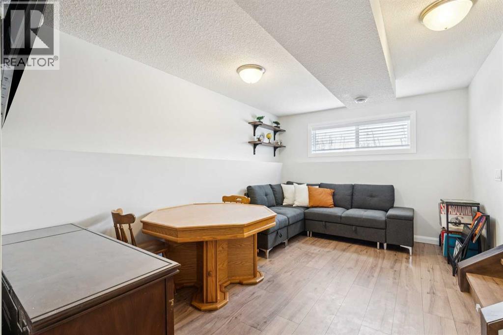 60 Erin Meadow Way SE, Calgary, Alberta  T2B 3A1 - Photo 21 - A2299496