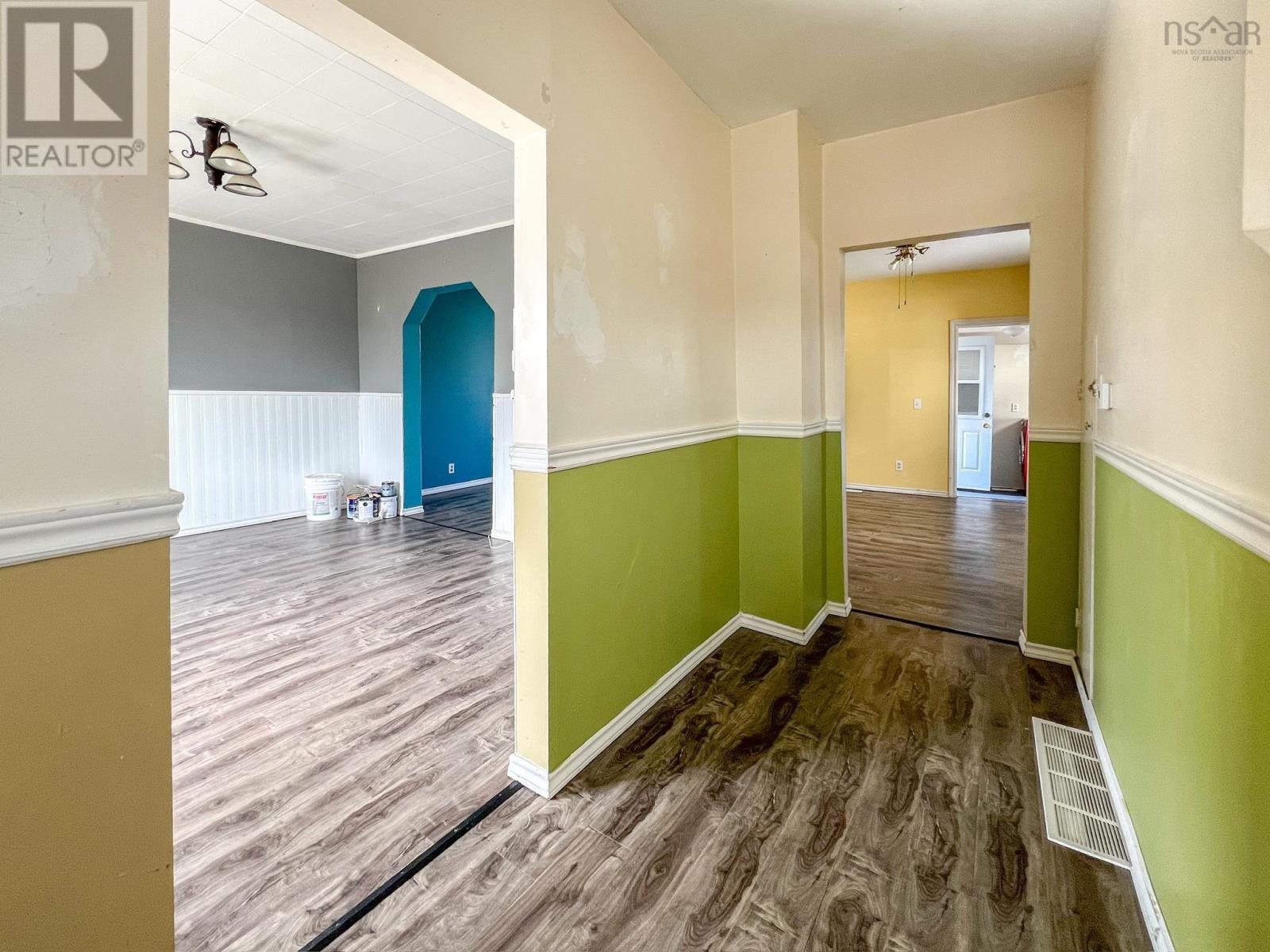 196 Gatacre Street, Sydney, Nova Scotia  B1N 1Z2 - Photo 9 - 202609030