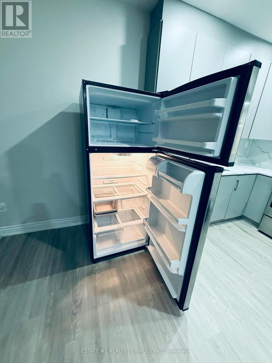 32 River Rock Court, Brampton, Ontario  L7A 2N9 - Photo 19 - W12980794