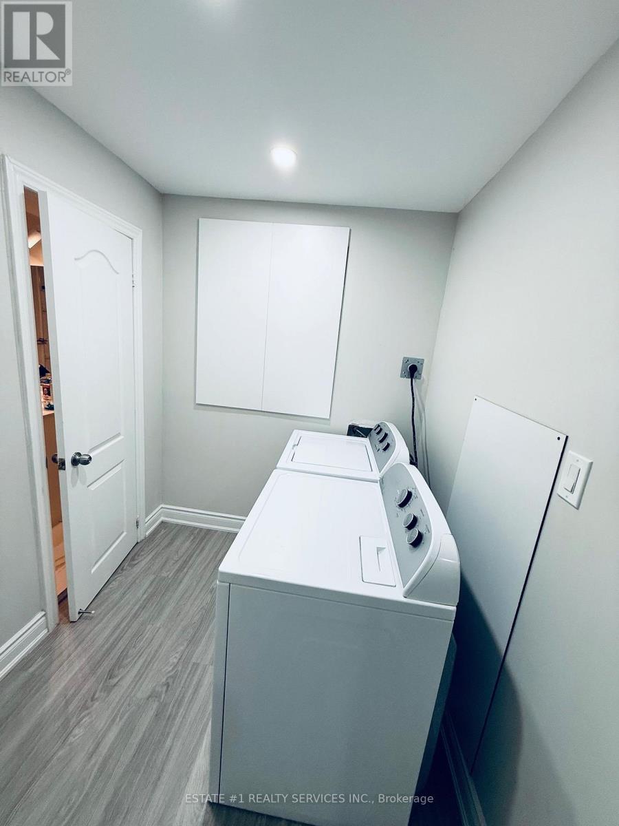 32 River Rock Court, Brampton, Ontario  L7A 2N9 - Photo 25 - W12980794