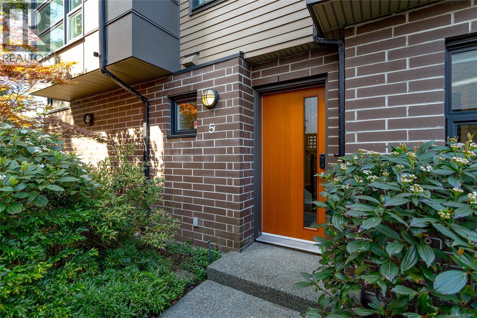 5 1137 Meares St, Victoria, British Columbia  V8V 3J9 - Photo 6 - 1033042