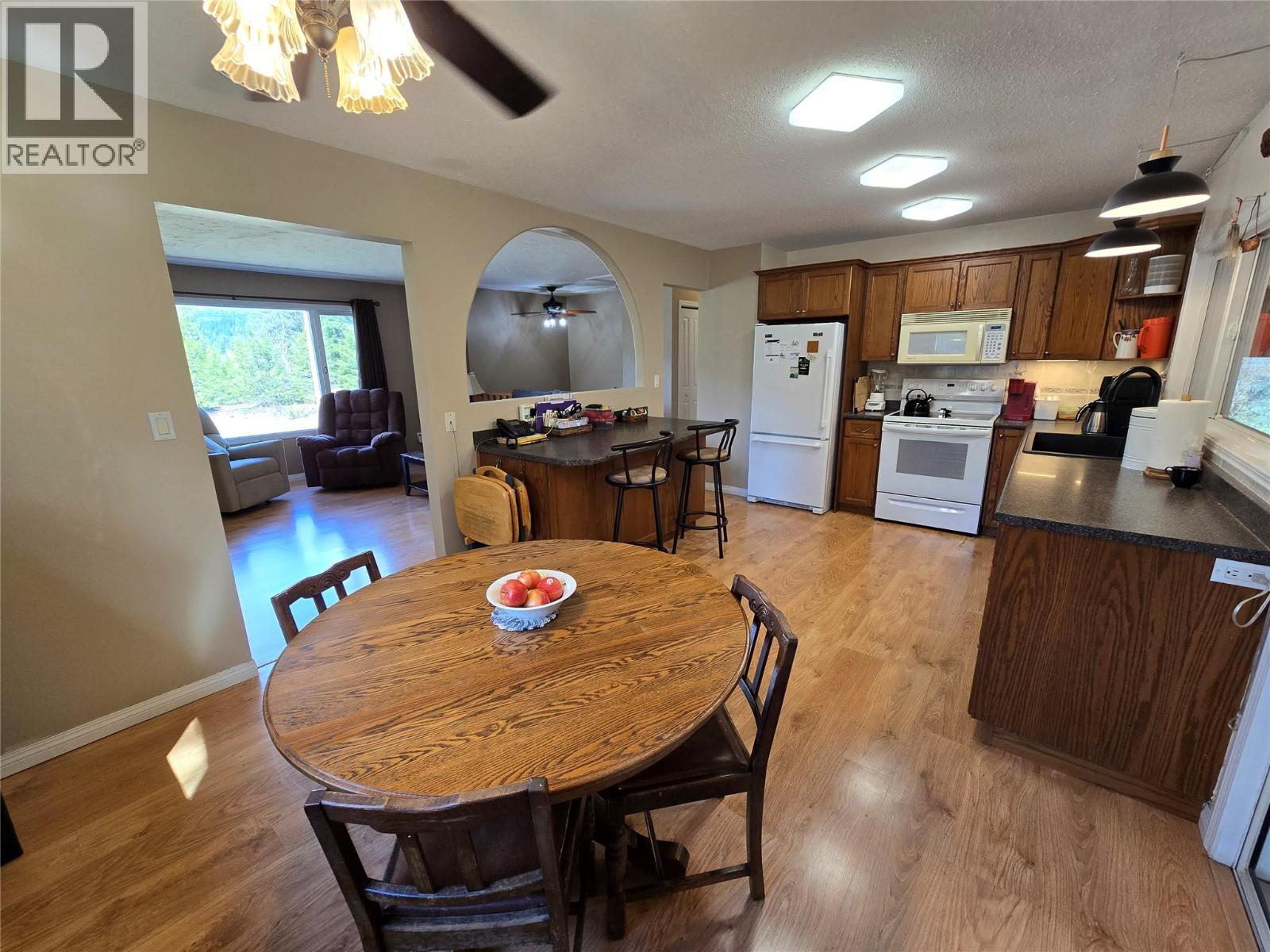 1032 Caroline Road, Clearwater, British Columbia  V0E 1N2 - Photo 4 - 10385402