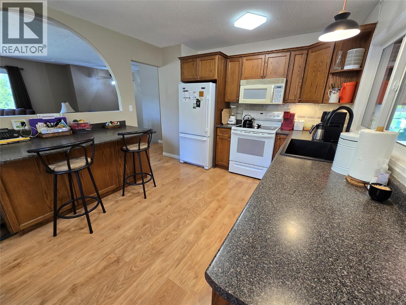 1032 Caroline Road, Clearwater, British Columbia  V0E 1N2 - Photo 5 - 10385402