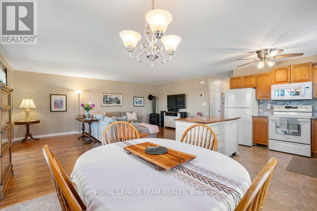 15065 Concession 3-4 Road, North Stormont, Ontario  K0C 1K0 - Photo 15 - X13060406