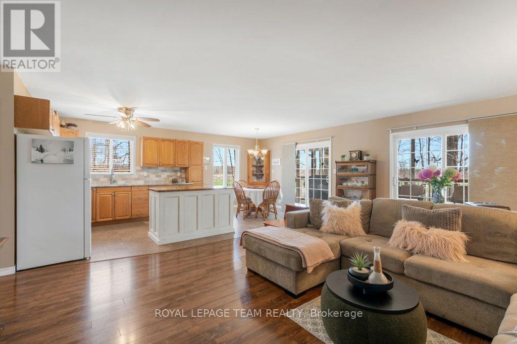 15065 Concession 3-4 Road, North Stormont, Ontario  K0C 1K0 - Photo 18 - X13060406