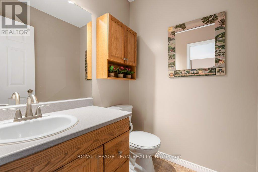 15065 Concession 3-4 Road, North Stormont, Ontario  K0C 1K0 - Photo 21 - X13060406