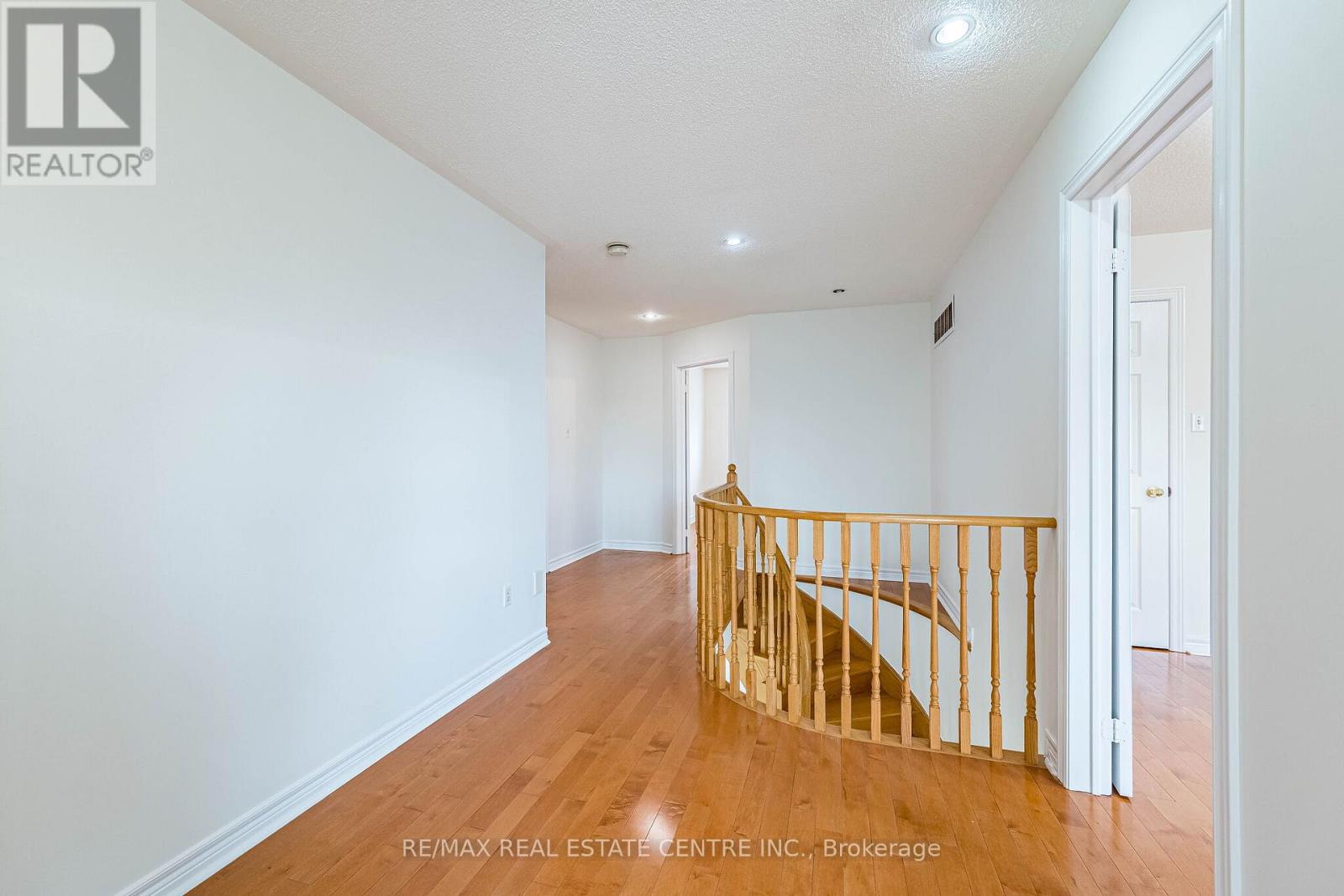 3469 Old Orchard Park Drive, Mississauga, Ontario  L5B 4E1 - Photo 19 - W13027804