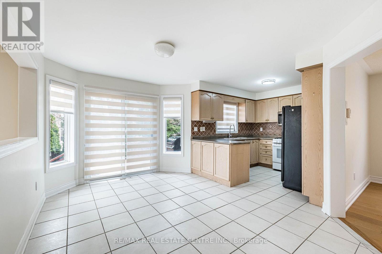 3469 Old Orchard Park Drive, Mississauga, Ontario  L5B 4E1 - Photo 12 - W13027804