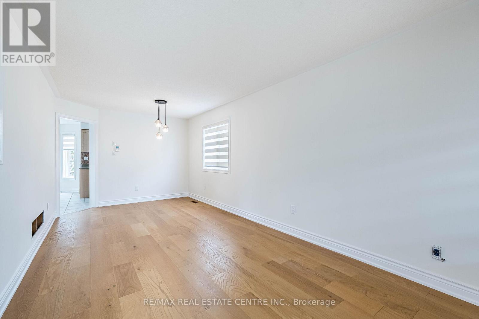 3469 Old Orchard Park Drive, Mississauga, Ontario  L5B 4E1 - Photo 5 - W13027804